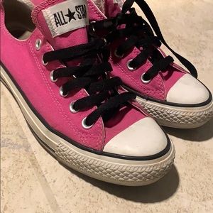 Pink converse chucks